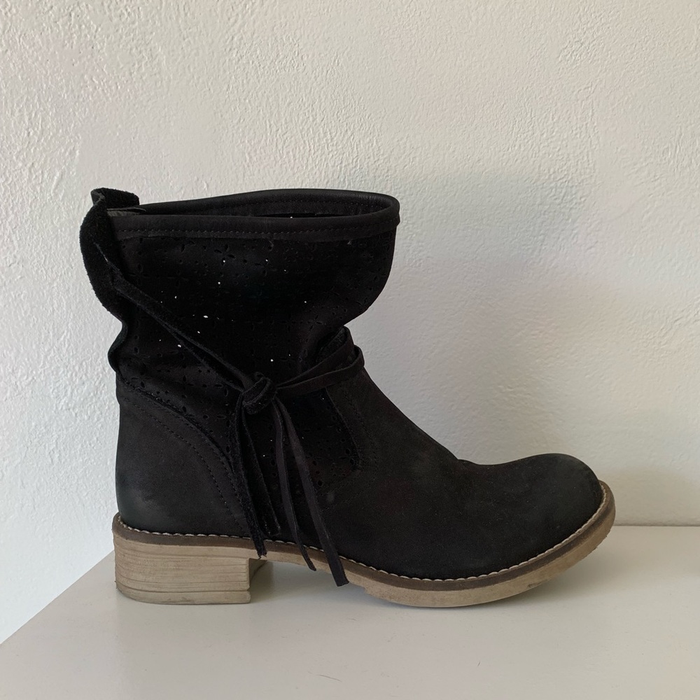 Black Booties